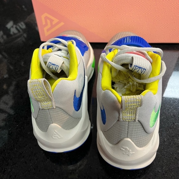 Nike Zoom Freak 3 Sz 9

 DA0694-100 main image 5